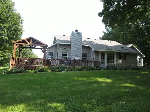 Exterior - 3311 N Hoover, Gladwin, MI 48624 photo 18 of 33