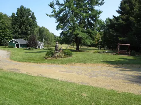 Exterior - 3311 N Hoover, Gladwin, MI 48624 photo 12 of 33