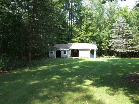 Exterior - 3311 N Hoover, Gladwin, MI 48624 photo 17 of 33