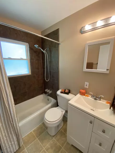 Bath - 327 Orchard, Perry, MI 48872 photo 1 of 1