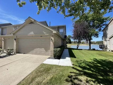 43901 Stoney UNIT 74, Sterling Heights, MI 48313
