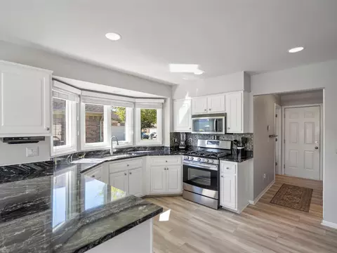 54312 Nicholas, Macomb, MI 48042 photo 24