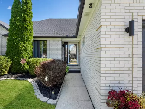 54312 Nicholas, Macomb, MI 48042 photo 4