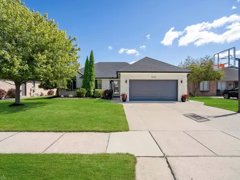 54312 Nicholas, Macomb, MI 48042 photo 2
