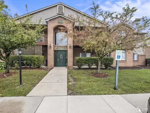 15805 Lakeside #5, Southgate, MI 48195