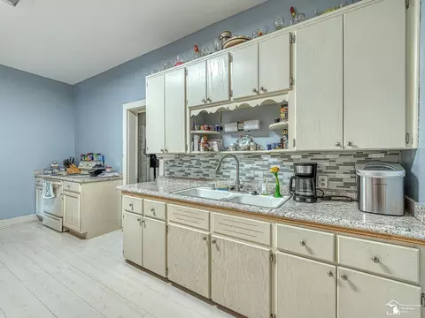 573 Main, Dundee, MI 48131 photo 18