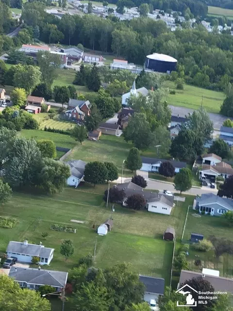 573 Main, Dundee, MI 48131 photo 32