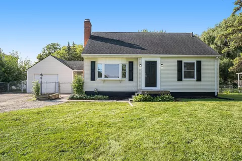 5122 Lapeer, Burton, MI 48509
