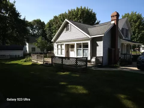 Exterior - 441 W Beech, Gladwin, MI 48624 photo 8 of 14