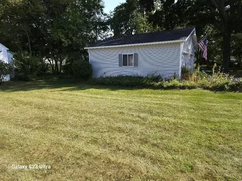 Exterior - 441 W Beech, Gladwin, MI 48624 photo 10 of 14