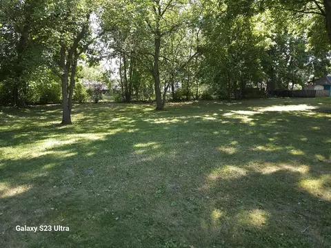 Exterior - 441 W Beech, Gladwin, MI 48624 photo 6 of 14
