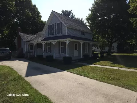 Exterior - 441 W Beech, Gladwin, MI 48624 photo 11 of 14