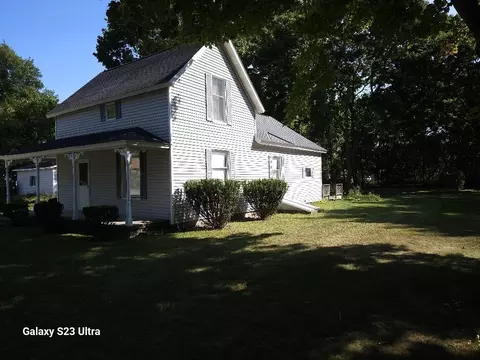 Exterior - 441 W Beech, Gladwin, MI 48624 photo 12 of 14
