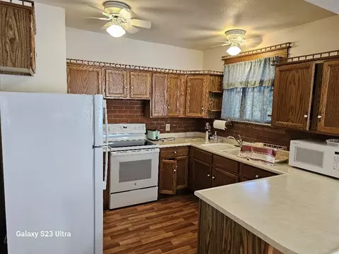 Kitchen - 441 W Beech, Gladwin, MI 48624 photo 1 of 2