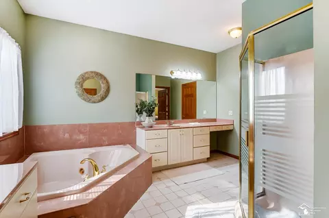 Bath - 4101 E Dunbar, Monroe, MI 48161 photo 5 of 11