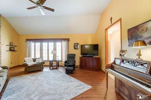 Living - 4101 E Dunbar, Monroe, MI 48161 photo 1 of 3