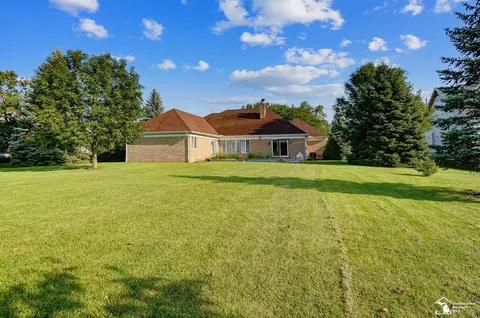 Exterior - 4101 E Dunbar, Monroe, MI 48161 photo 5 of 12