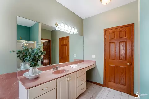 Bath - 4101 E Dunbar, Monroe, MI 48161 photo 2 of 11