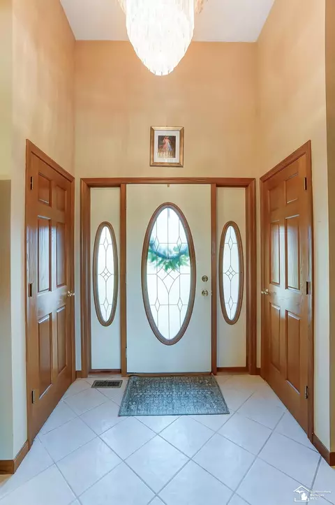 Entry Way - 4101 E Dunbar, Monroe, MI 48161 photo 1 of 1