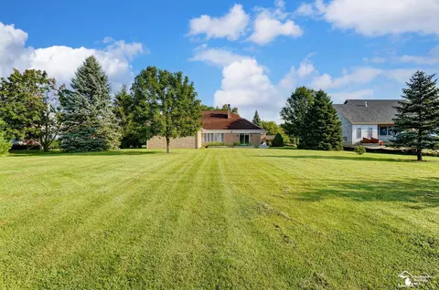 Exterior - 4101 E Dunbar, Monroe, MI 48161 photo 4 of 12