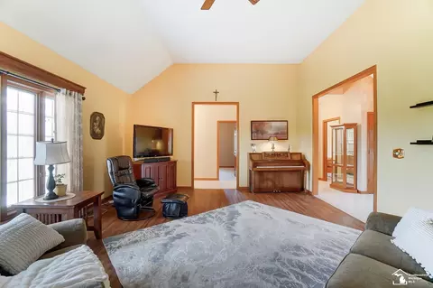 Living - 4101 E Dunbar, Monroe, MI 48161 photo 3 of 3