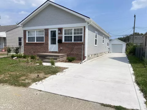 28350 Maple, Roseville, MI 48066