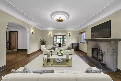 Living - 1363 Yorkshire, Grosse Pointe Park, MI 48230 photo 8 of 9