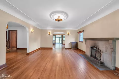 Living - 1363 Yorkshire, Grosse Pointe Park, MI 48230 photo 7 of 9