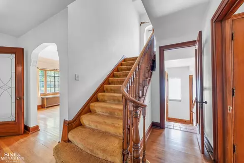 Entry Way - 1363 Yorkshire, Grosse Pointe Park, MI 48230 photo 2 of 11