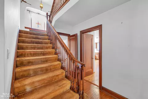 Entry Way - 1363 Yorkshire, Grosse Pointe Park, MI 48230 photo 5 of 11
