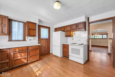 Kitchen - 1363 Yorkshire, Grosse Pointe Park, MI 48230 photo 1 of 2
