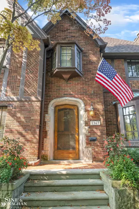 Exterior - 1363 Yorkshire, Grosse Pointe Park, MI 48230 photo 2 of 8