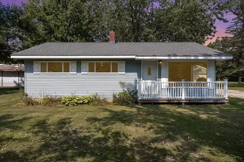 1136 W W Pr, Midland, MI 48640