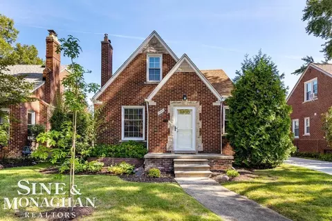 1836 Stanhope, Grosse Pointe Woods, MI 48236