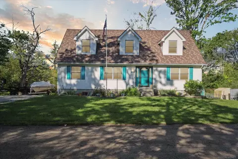 1110 Kewadin, Waterford, MI 48327