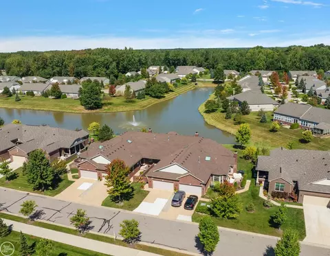23615 Foxboro, Macomb, MI 48042 photo 2