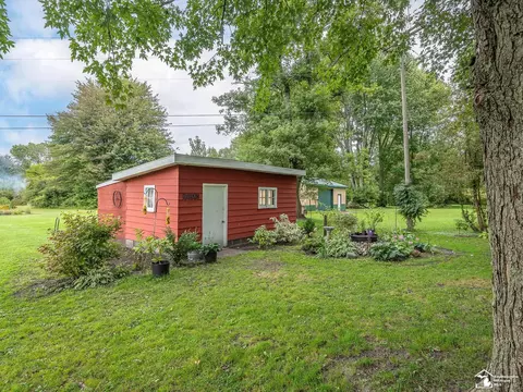 Exterior - 4060 Bluebush Rd, Monroe, MI 48162 photo 9 of 13