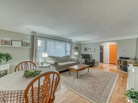 Living - 4060 Bluebush Rd, Monroe, MI 48162 photo 2 of 3