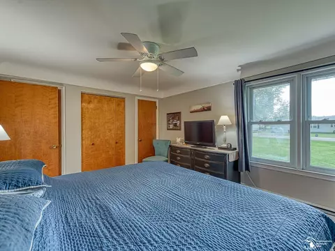 Bedroom - 4060 Bluebush Rd, Monroe, MI 48162 photo 3 of 5