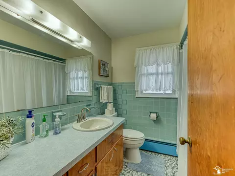 Bath - 4060 Bluebush Rd, Monroe, MI 48162 photo 1 of 1