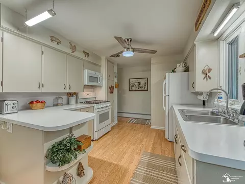 Kitchen - 4060 Bluebush Rd, Monroe, MI 48162 photo 1 of 4