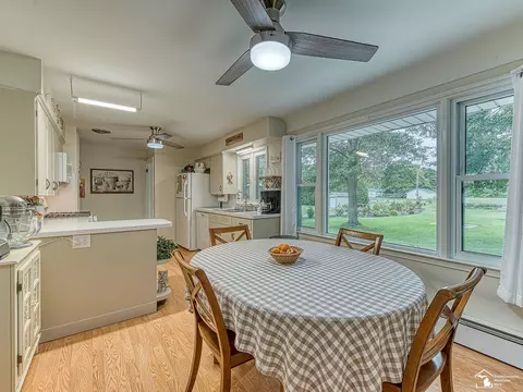 Dining - 4060 Bluebush Rd, Monroe, MI 48162 photo 2 of 2