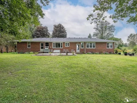 Exterior - 4060 Bluebush Rd, Monroe, MI 48162 photo 4 of 13