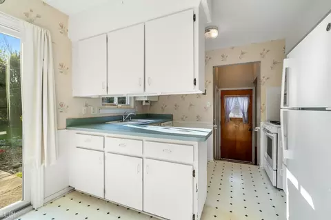 29172 Eiffel, Warren, MI 48088 photo 10