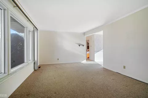 29172 Eiffel, Warren, MI 48088 photo 5
