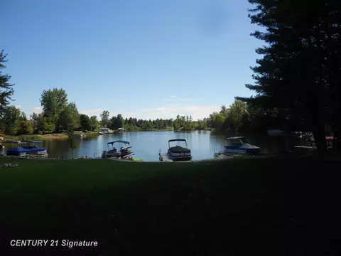 2119 Heather, Gladwin, MI 48624 photo 4