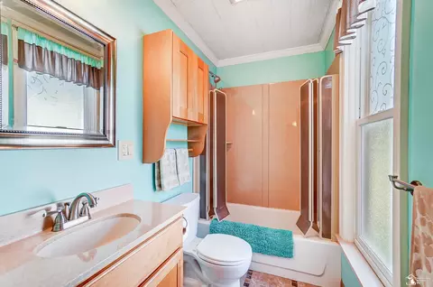 Bath - 534 Monroe, Carleton, MI 48117 photo 1 of 4