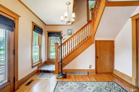 Entry Way - 534 Monroe, Carleton, MI 48117 photo 6 of 8