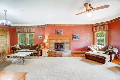 Living - 534 Monroe, Carleton, MI 48117 photo 1 of 4