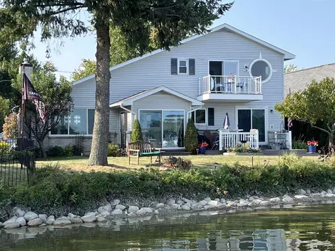 11580 Round Lk, Manitou Beach, MI 49253